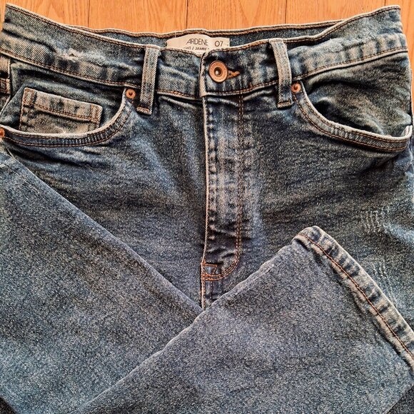 Ardene high-waisted straight-leg jeans size - Picture 1 of 12
